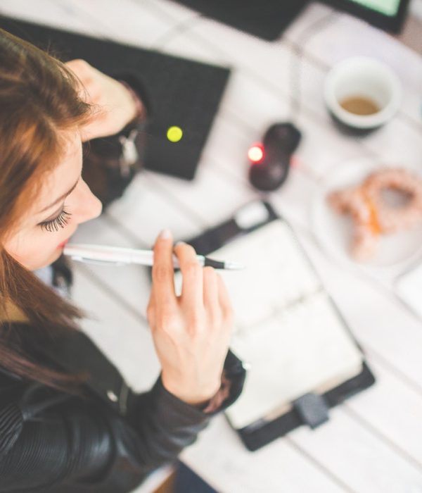 woman-hand-desk-office.jpg